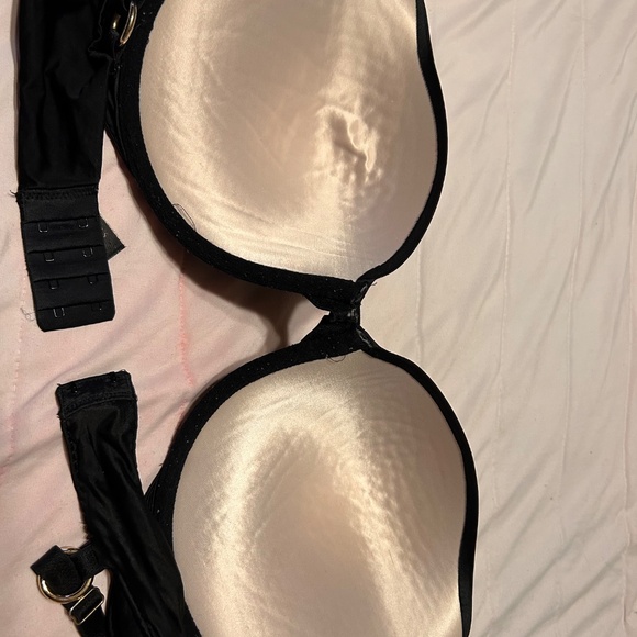 Victoria's Secret Very Sexy Black with Metal Rings 38DD Push Up Underwire Bra - Picture 5 of 5